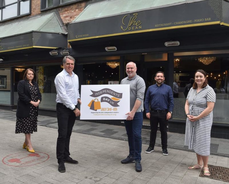 St Helens Borough Council Executive Director of Place Services Lisa Harris, Metro Mayor Steve Rotheram, Eddie Dean, Council Leader David Baines and Cllr Kate Groucutt at The Dean restaurant this week