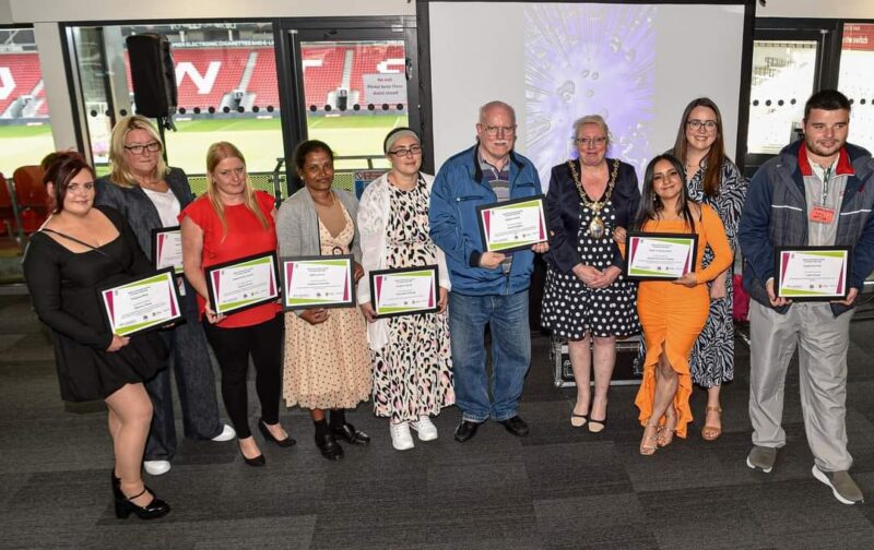 Cllr Kate Groucutt and Mayor Cllr Lynn Clarke with some of he award winners
