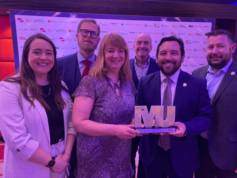 Cllr Kate Groucutt, Justin Hill, Ruth Du Plessis, Mark Palethorpe, Cllr David Baines and Cllr Anthony Burns collecting the award