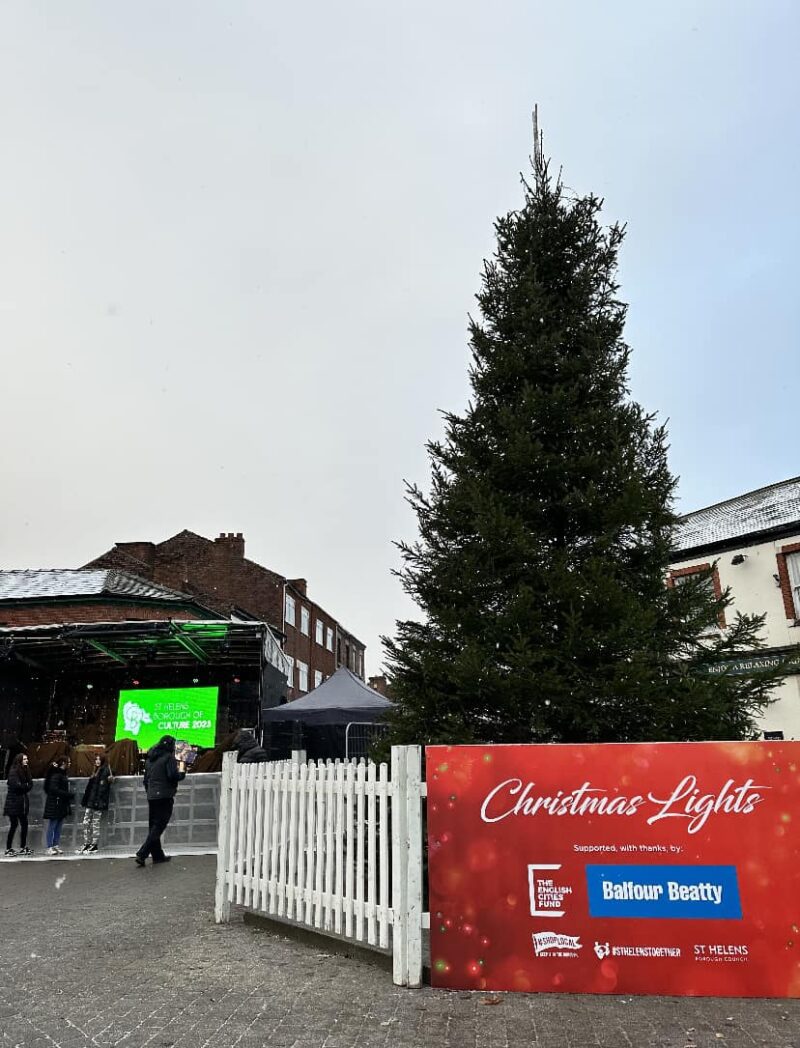 The Earlestown tree and lights
